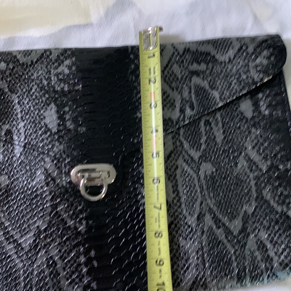 Large black&silver clutch purse - Picture 3 of 7